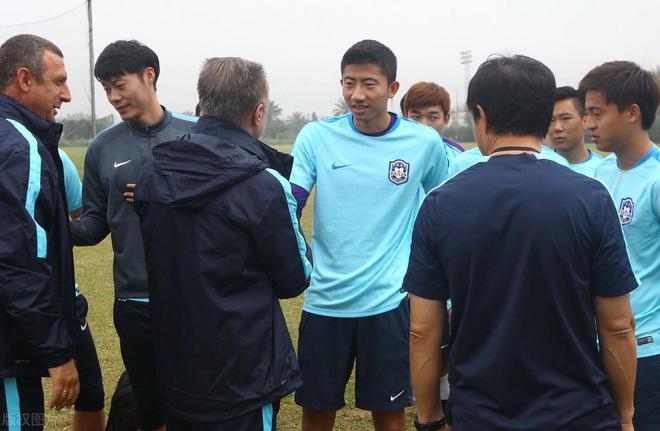 一场4-0，让中国女足丢小组榜首！日本大胜登顶，朝鲜7-0横扫韩国